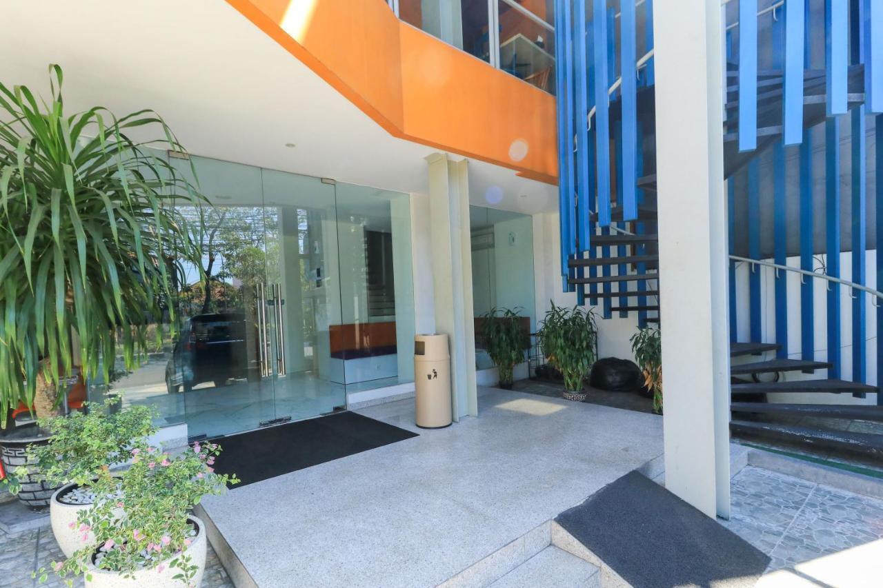 Hotel Berlian International Surabaya Esterno foto