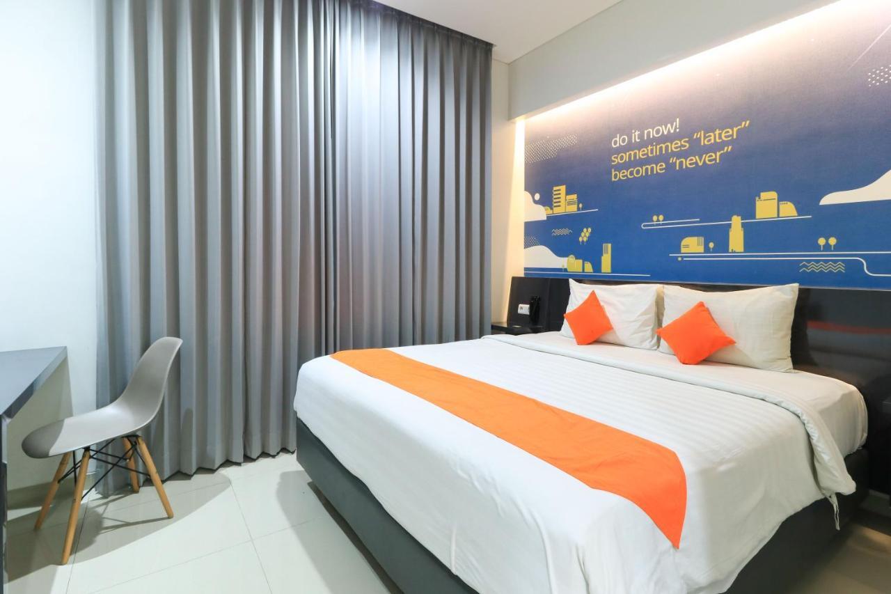 Hotel Berlian International Surabaya Esterno foto