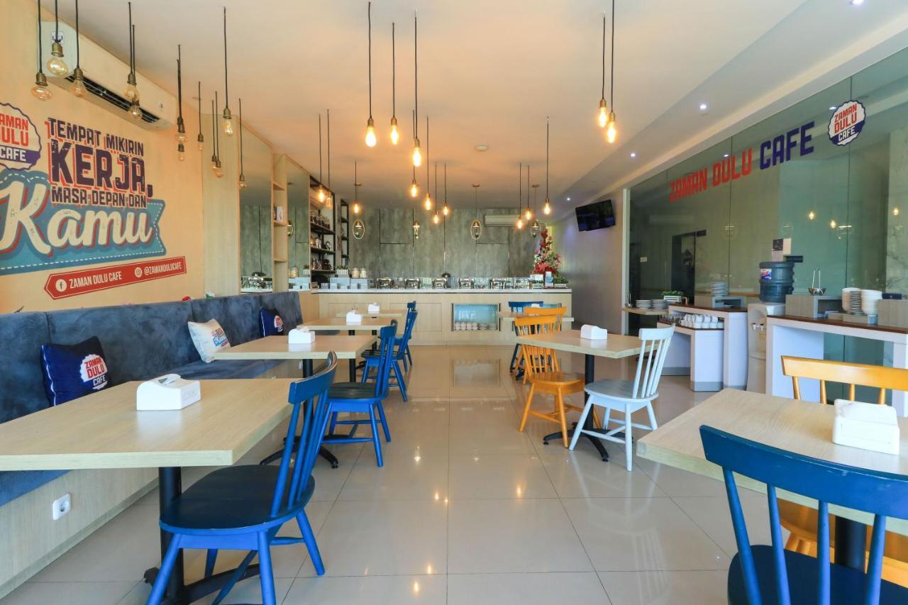 Hotel Berlian International Surabaya Esterno foto